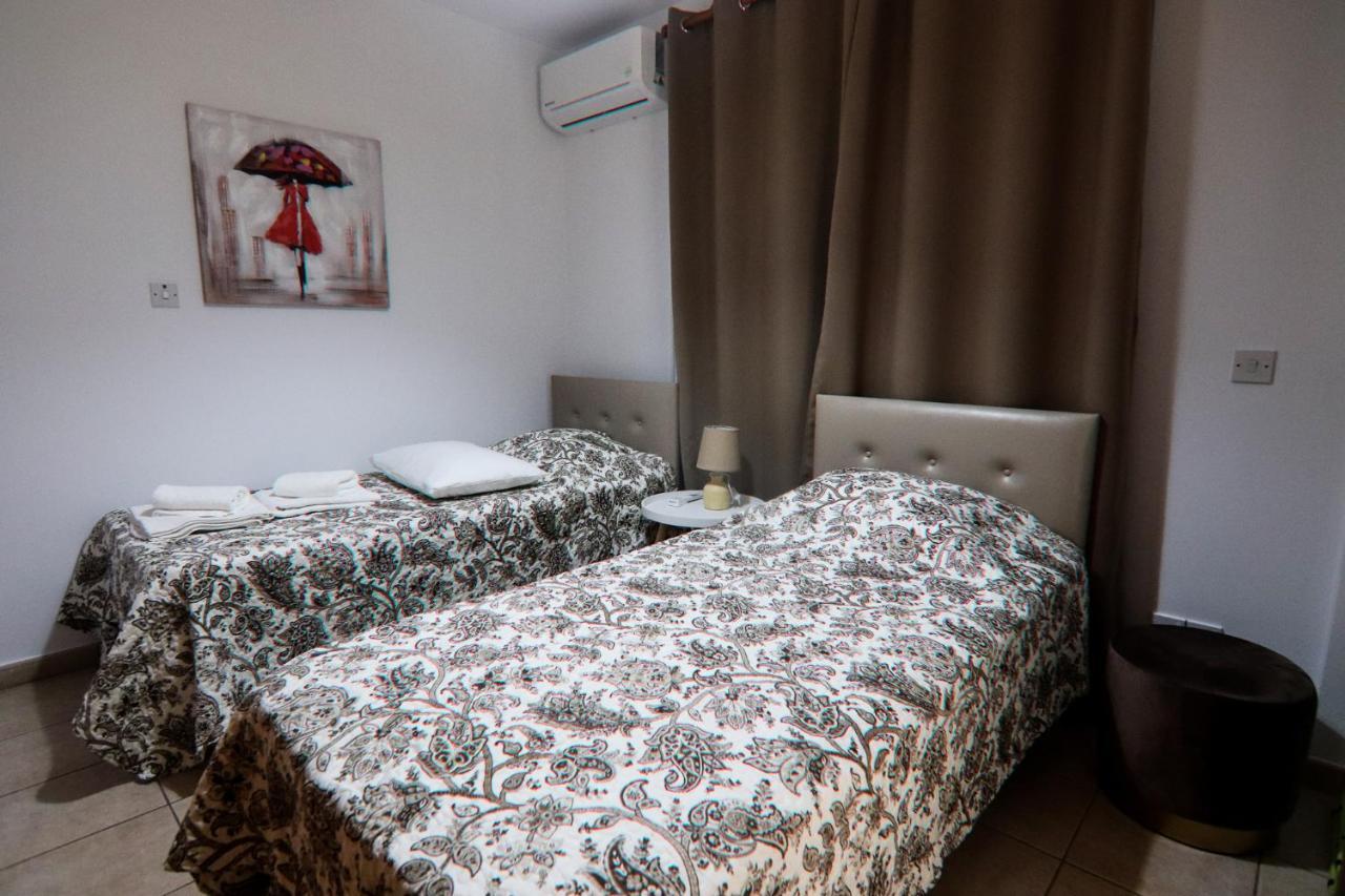 Amelia Two Bedroom Apartment - 202 Paphos Exteriör bild