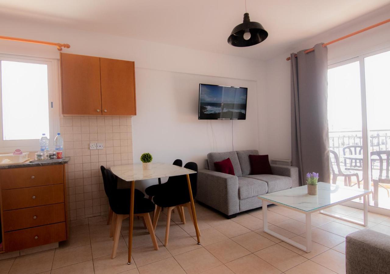 Amelia Two Bedroom Apartment - 202 Paphos Exteriör bild